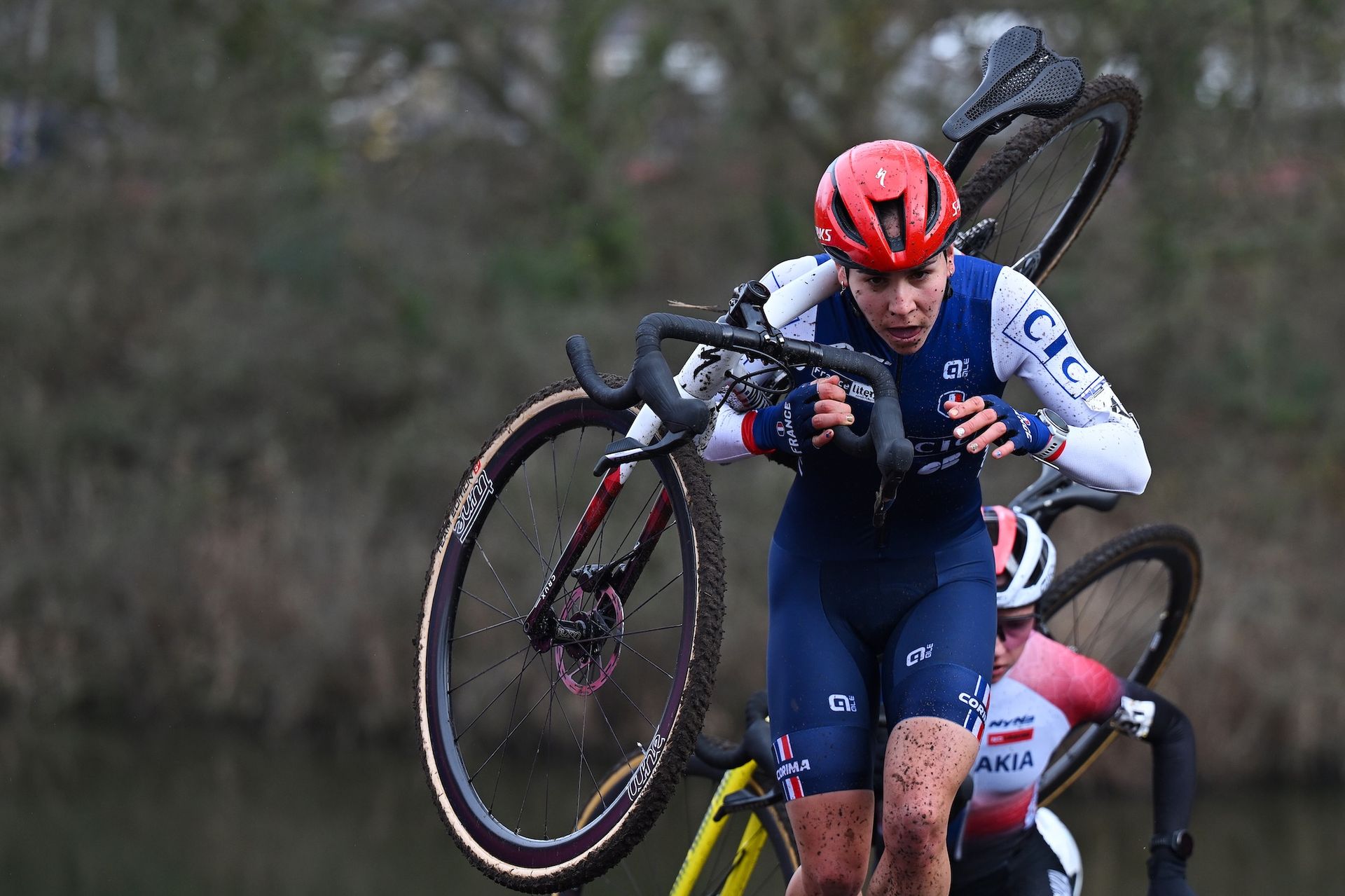 Célia Gery encerra temporada de cyclo-cross após campeonatos europeus