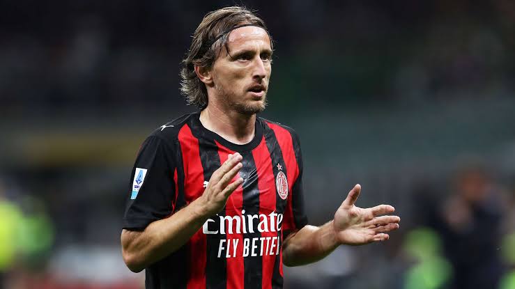 Modric extends contract with AC Milan until 2027
