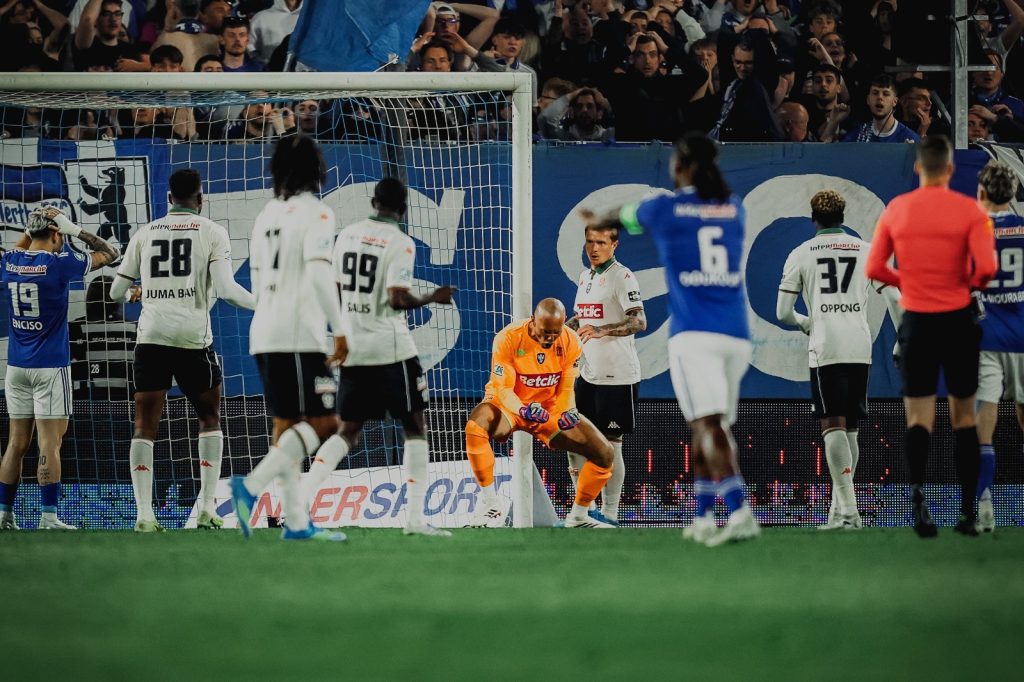 Samed e Peprah Propel Nice chegam à final da Copa da França