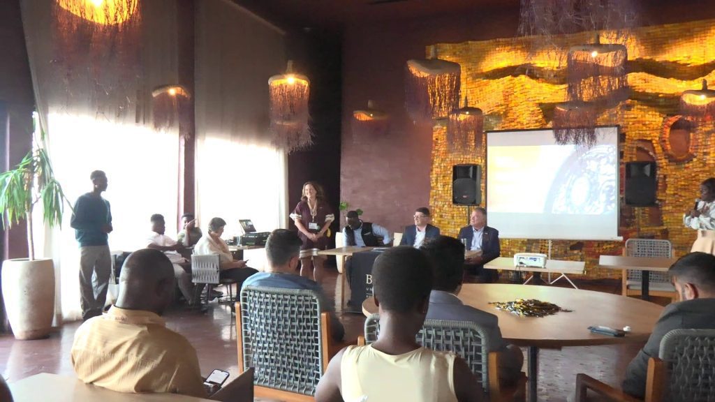 Visita de la Universidad Bryant y delegación de Rhode Island a la GFA