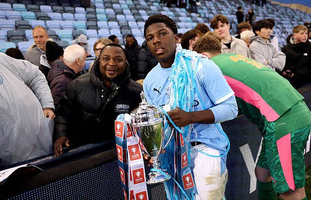 El adolescente ghanés Ryan McAidoo gana la FA Youth Cup con el Man City