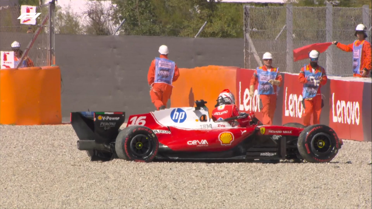 Leclerc choca en un nuevo accidente en la qualy de Barcelona