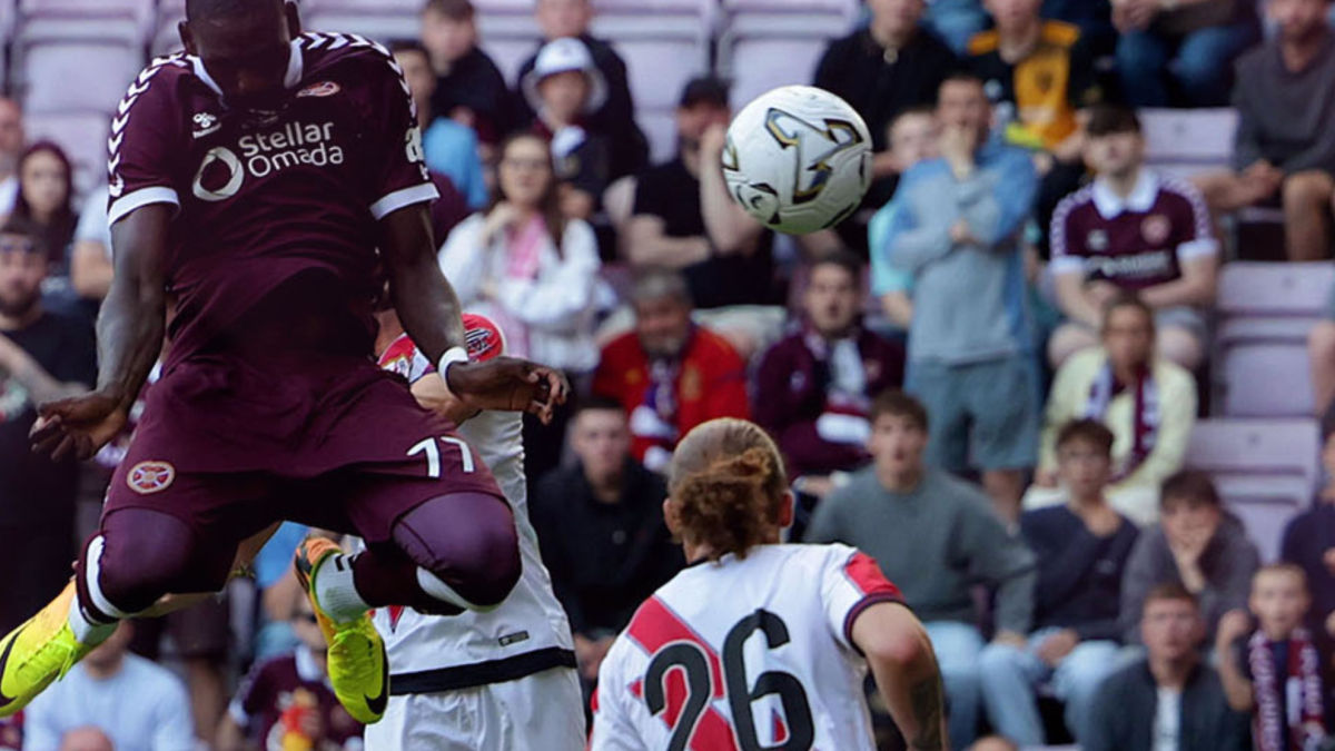 Two Headers Defeat the New Rayo under Beñat San José