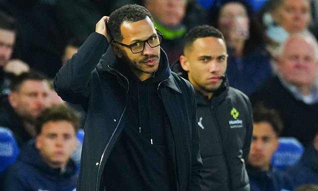 Chelsea despide a Liam Rosenior tras una racha decepcionante