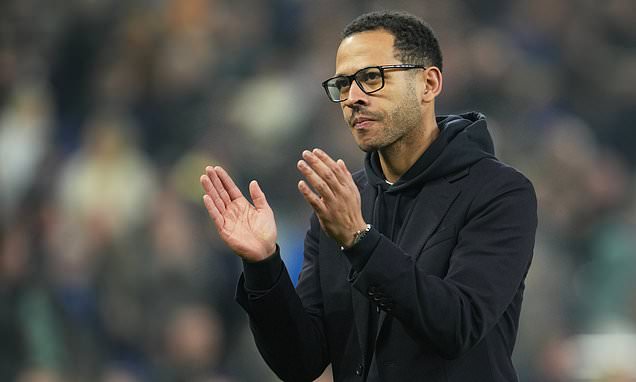 Chelsea Evita un Gran Pago Después del Despido de Rosenior