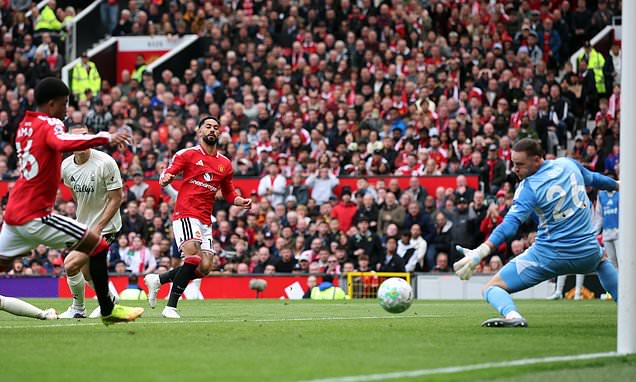 Manchester United supera al Nottingham Forest en un emocionante duelo de la Premier League