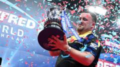 Littler defiende su título en el Matchplay y rompe el récord de Taylor