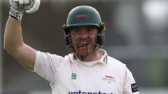 Hampshire relegado como Leicestershire mantém esperanças de sobrevivência vivas