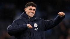 Foden mantiene vivas las esperanzas de título del City