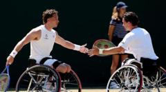 Hewett Avanza en las Competencias de Wimbledon en Silla de Ruedas