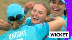 Corteen-Coleman obtiene su primer wicket con Inglaterra