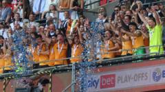 Hull City Celebra su Promoción a la Premier League Tras la Victoria en Wembley