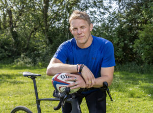 La Comunidad del Rugby Apoya el Desafío Benéfico de Lewis Moody