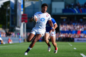 Noah Caluori : la sensation adolescente du rugby prête pour ses débuts avec l'Angleterre