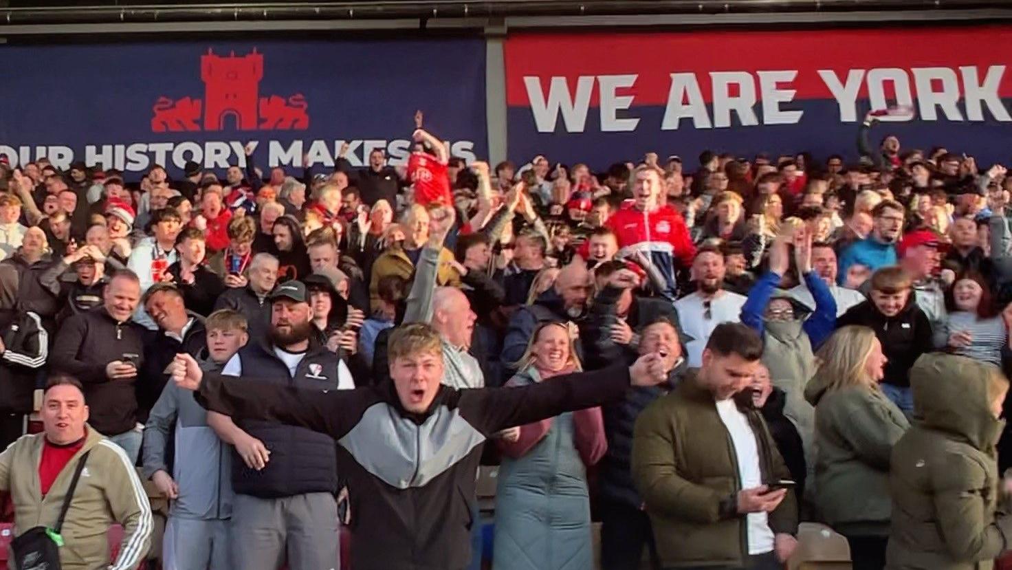 York City vs Rochdale: Perspectivas Clave del Partido