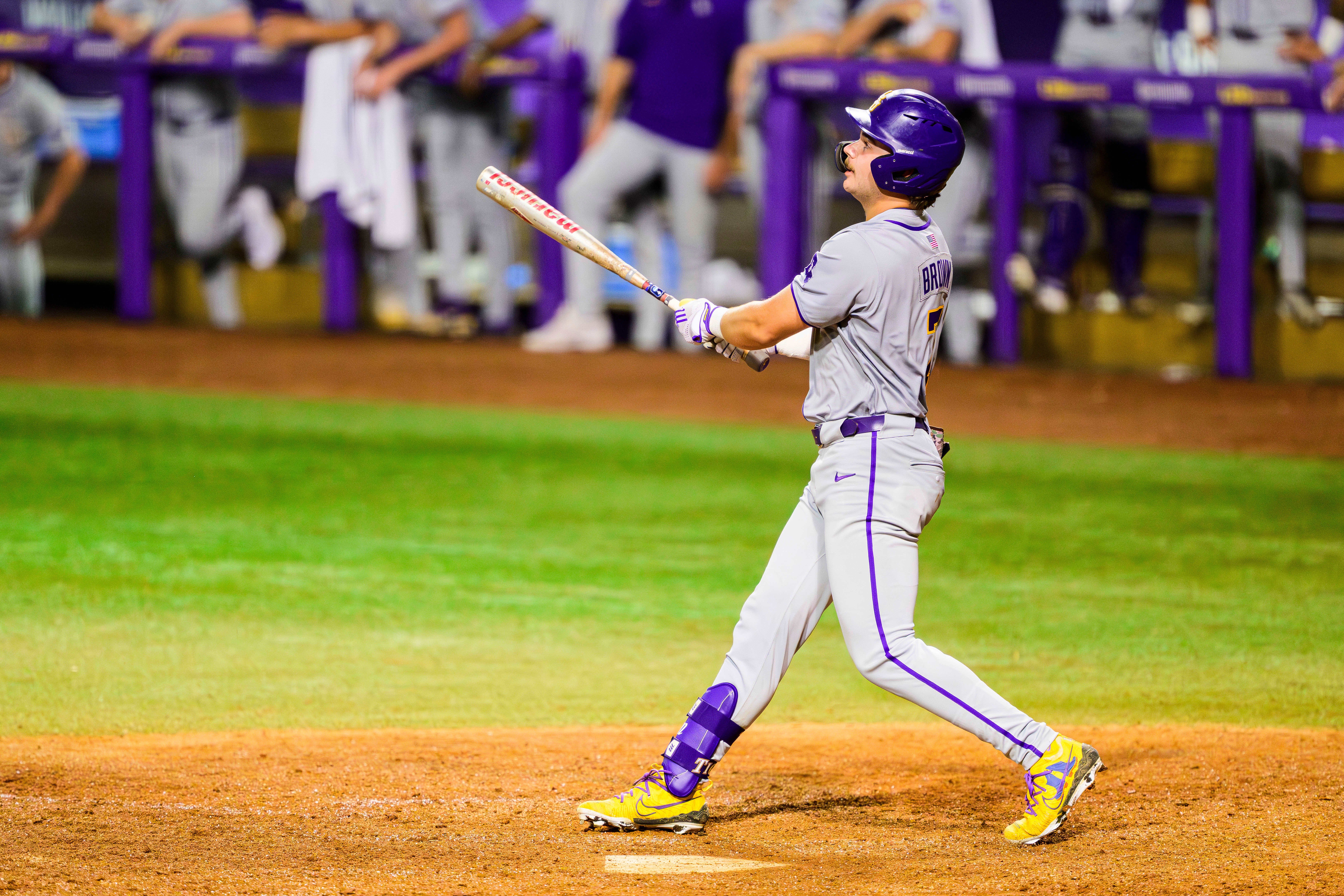 Moore y Brown de LSU fuera por el resto de 2026
