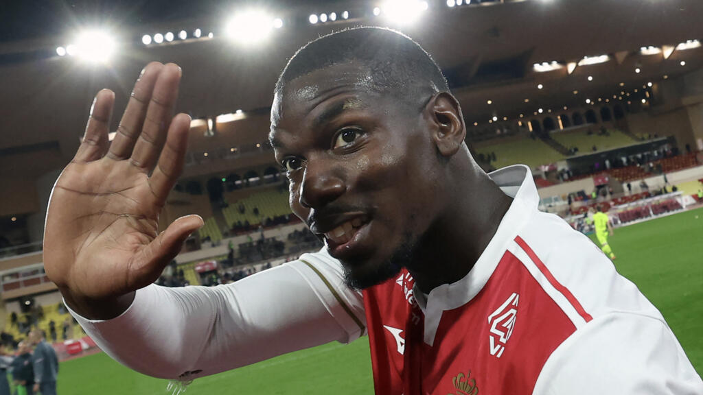 Paul Pogba encerra viagem ao Mónaco
