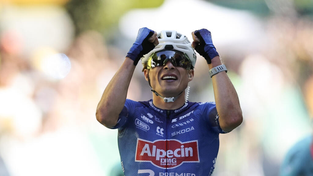 Philipsen Wins Tour de France 17th Stage, Pogacar Retains Lead