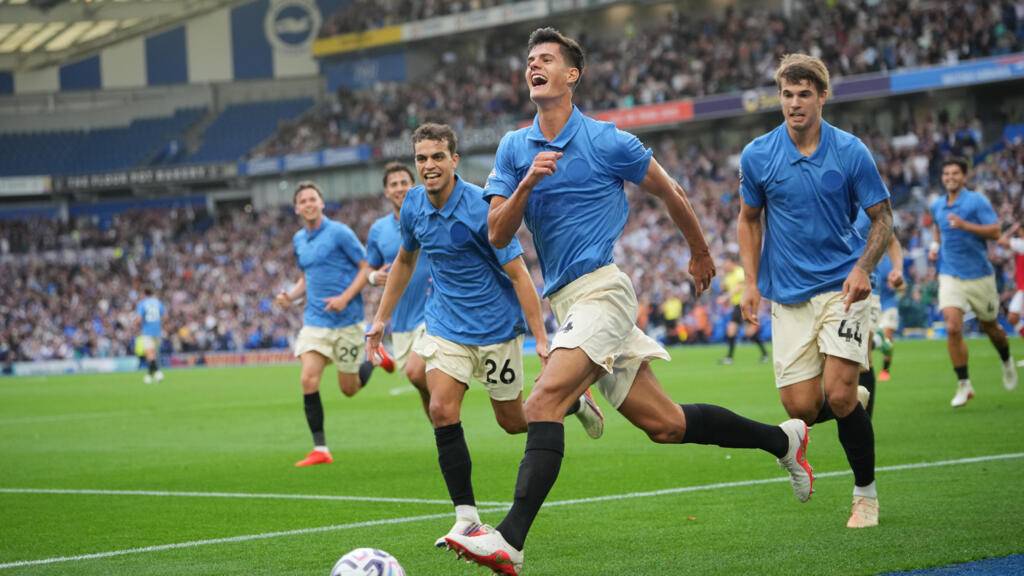 Premier League: Arsenal halted by Brighton