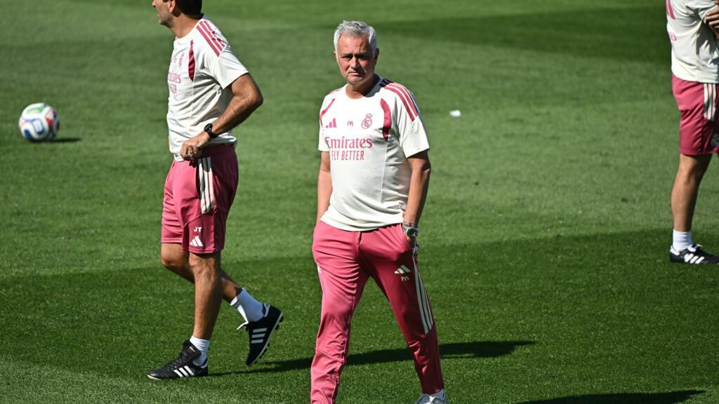 Real Madrid Relying on Mourinho to Overtake Barcelona