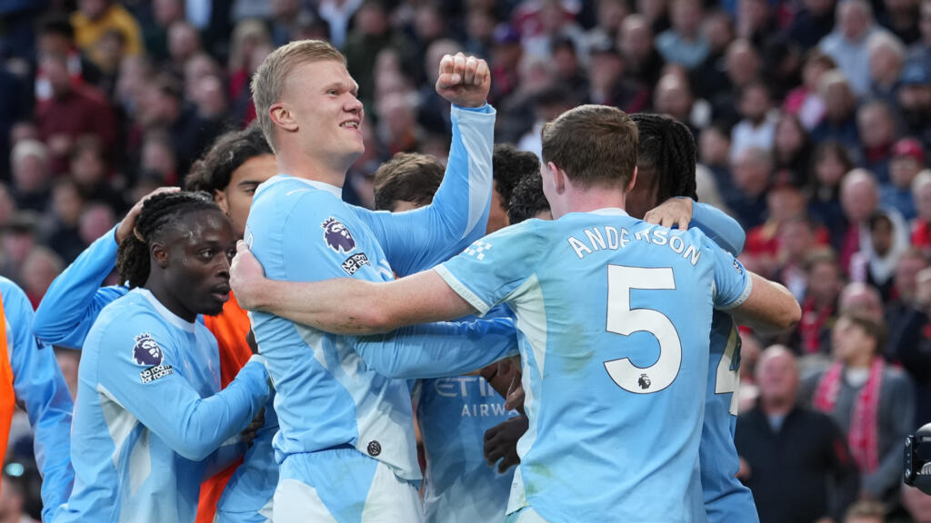 Premier League: Manchester City overwhelms Liverpool to retain lead