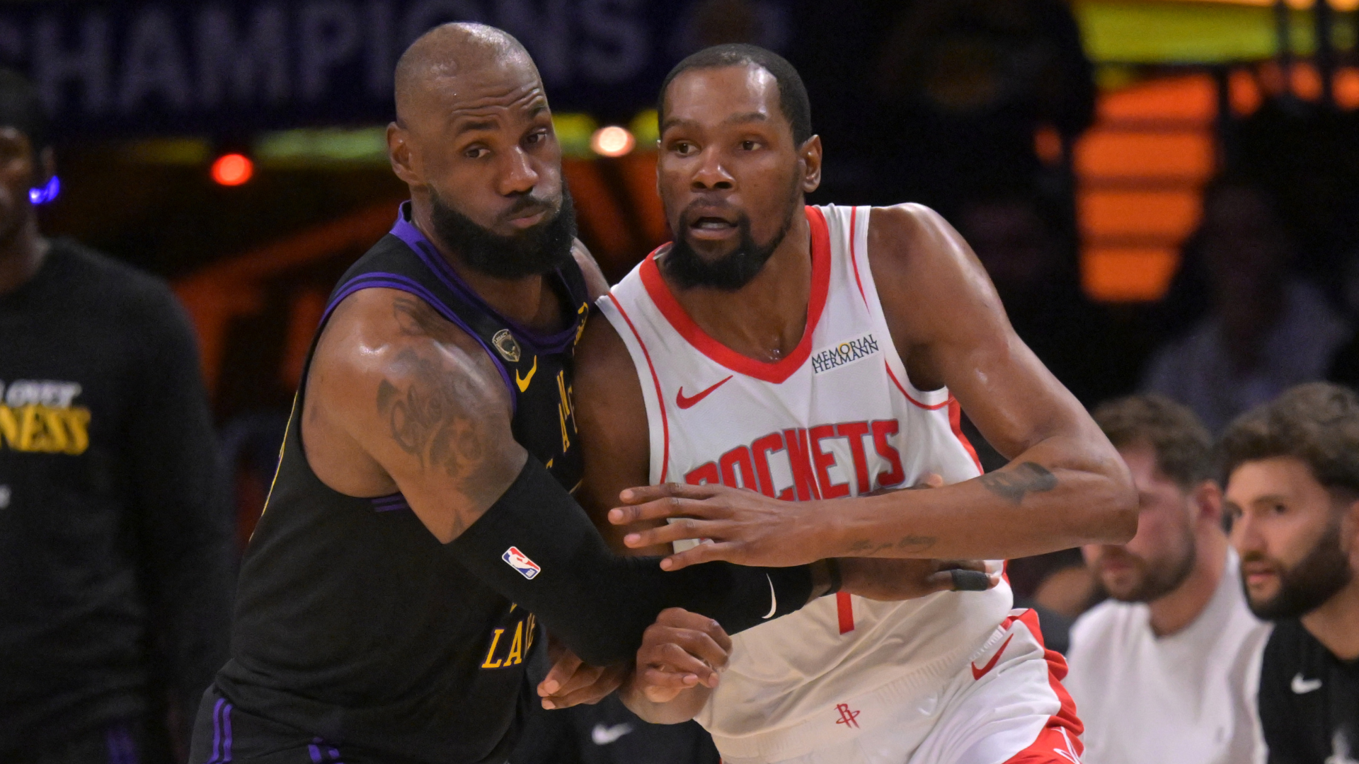 Kevin Durant Struggles in Return Against Lakers