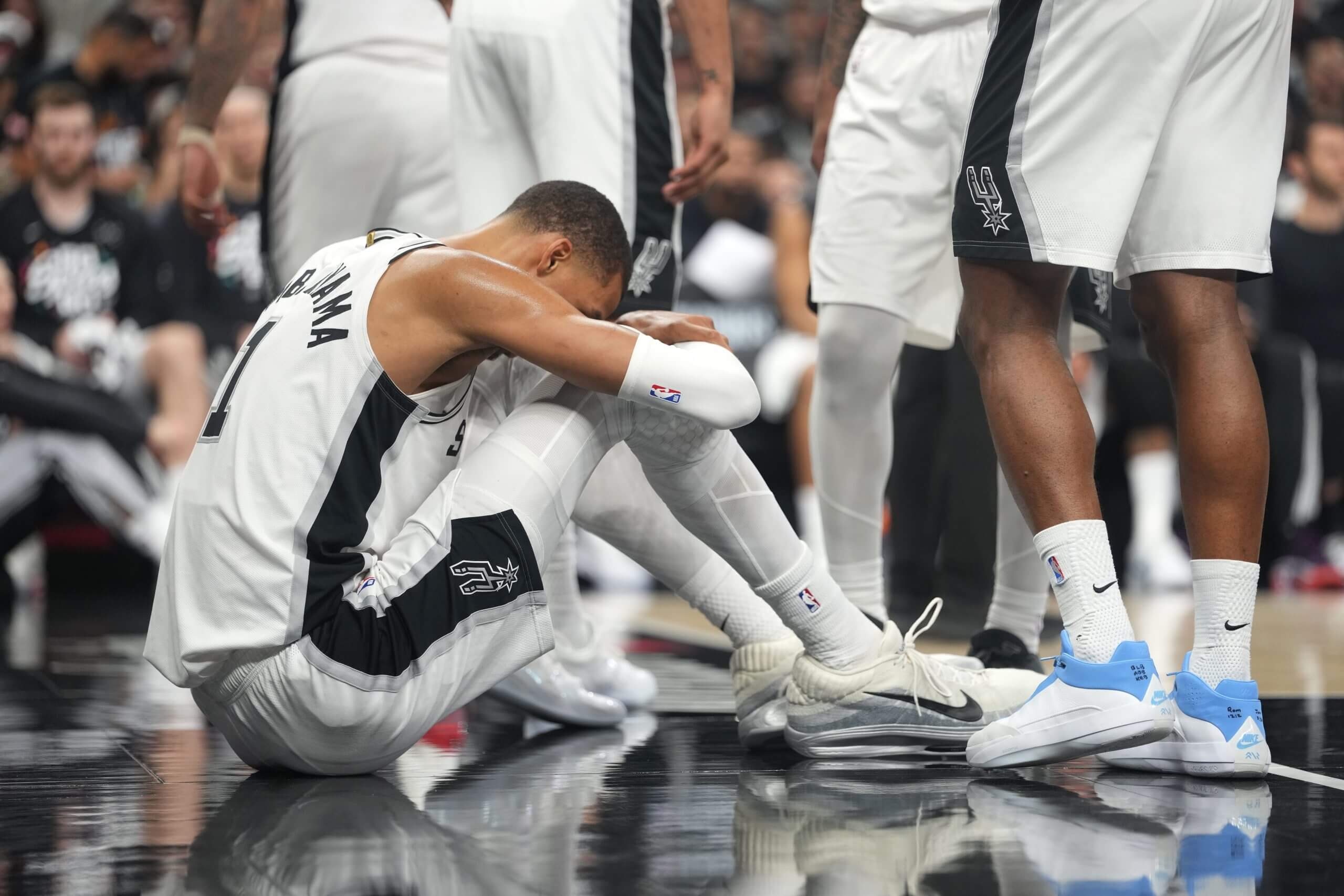 La conmoción de Wembanyama altera la dinámica de los playoffs de la NBA