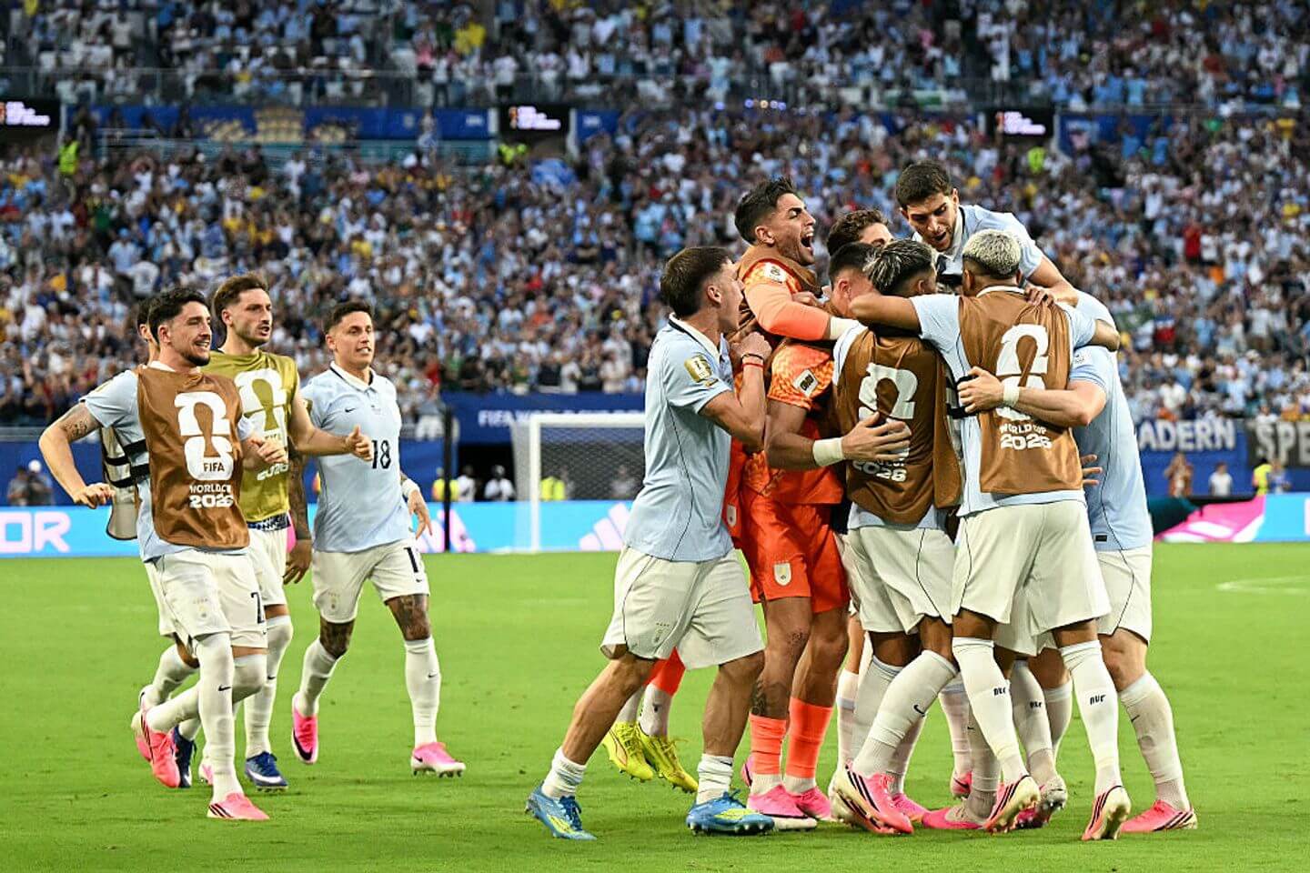 Uruguay rescata un punto tardío ante Arabia Saudita en el Mundial