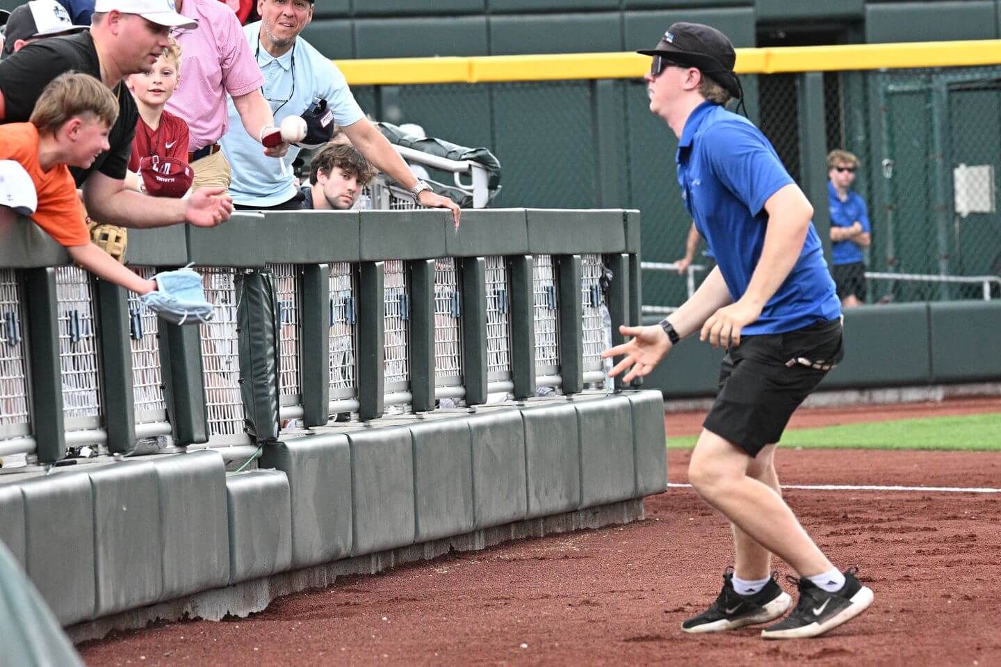 Actualizaciones de la College World Series: Georgia lidera a Texas; Oklahoma derrota a Alabama